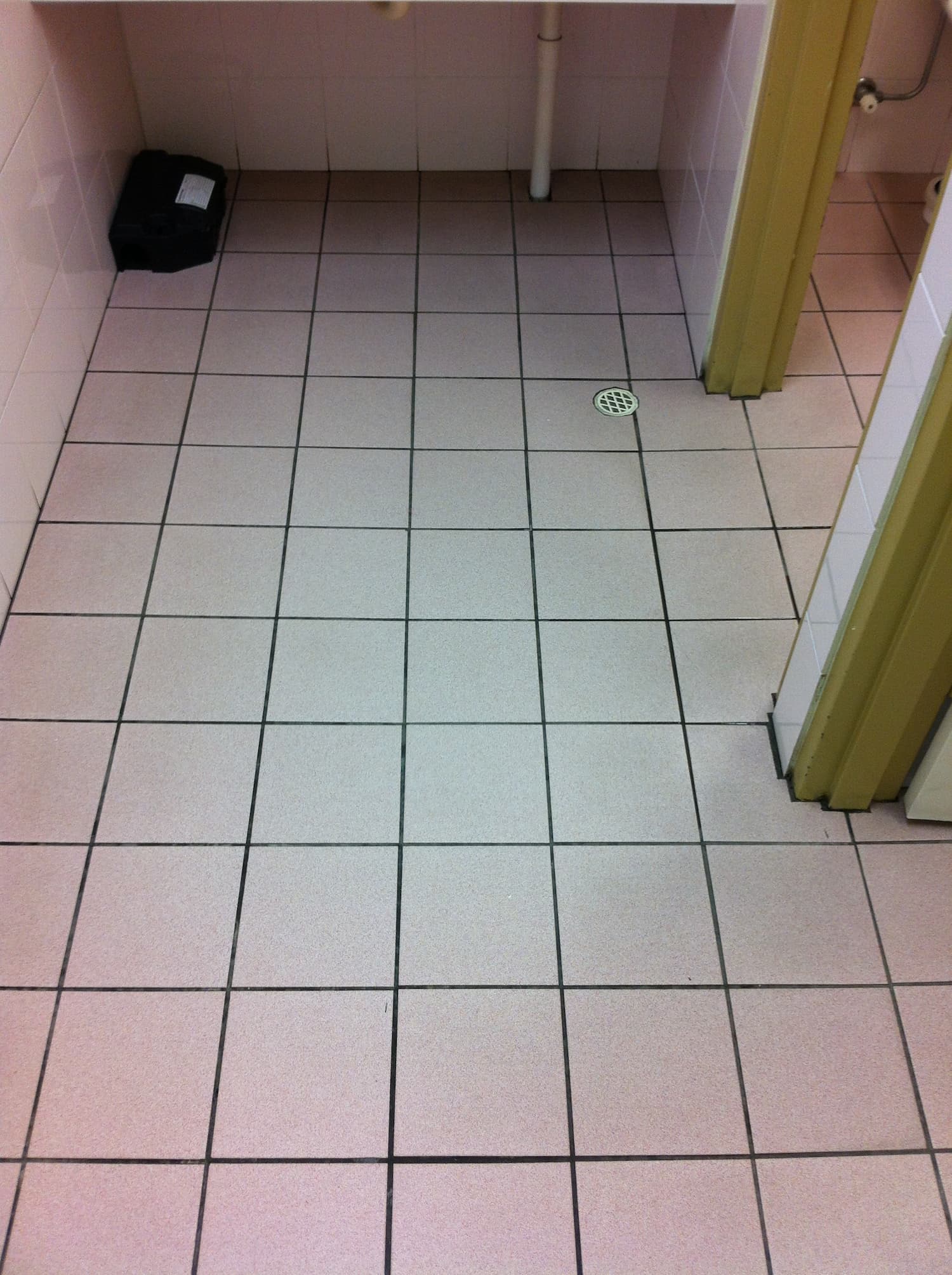 Wavell Heights Shopping Centre - Bathroom After Scrubbing