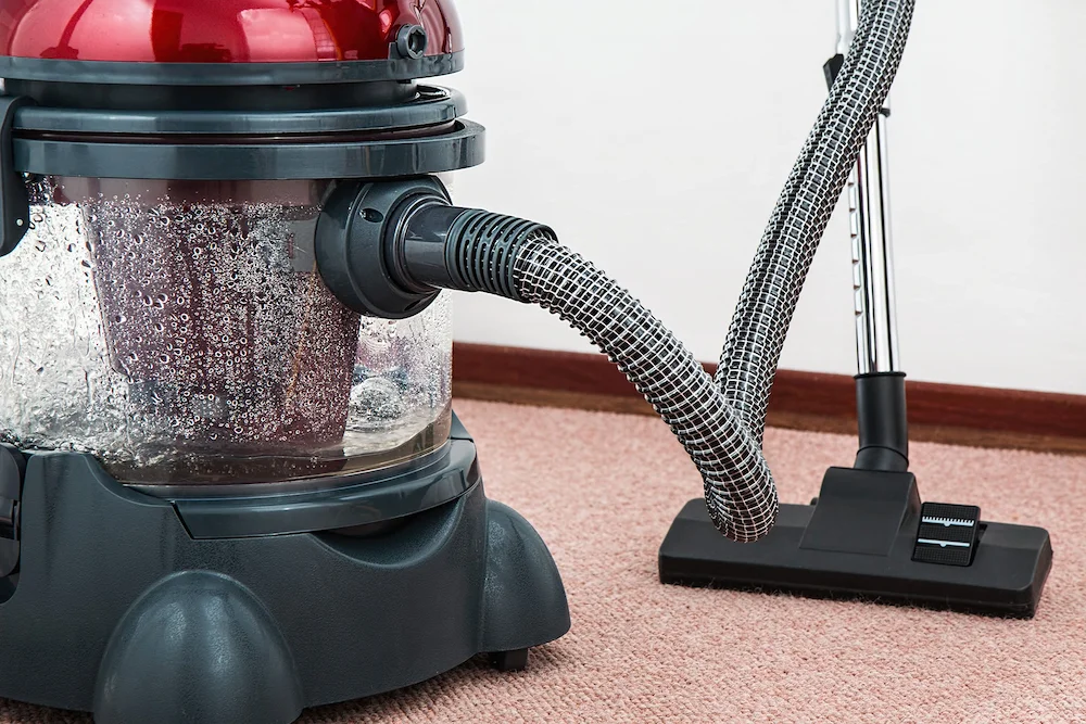 Carpet cleaning machine
